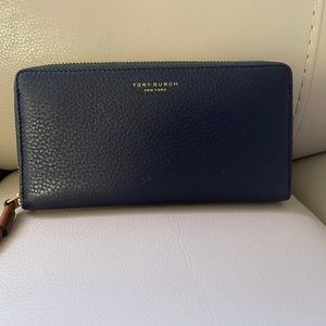 SOLD 🌼 Tory Burch Patchwork Wallet